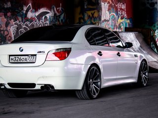 Обои машина, авто, бмв, e60, м5, machine, auto, bmw, m5 разрешение 2112x1188 Загрузить