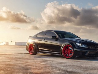 Обои тюнинг, мерседес, купе, black series, амг, mercedes c63, tuning, mercedes, coupe, amg разрешение 2560x1440 Загрузить