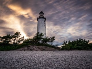 Обои небо, берег, маяк, the sky, shore, lighthouse разрешение 2048x1152 Загрузить