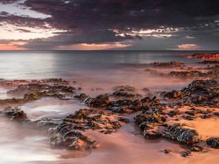 Обои облака, скалы, камни, море, зарево, clouds, rocks, stones, sea, glow разрешение 3840x2400 Загрузить