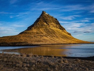 Обои небо, синее небо, трава, деревья, вода, горы, природа, гора, красиво, the sky, blue sky, grass, trees, water, mountains, nature, mountain, beautiful разрешение 5472x3648 Загрузить