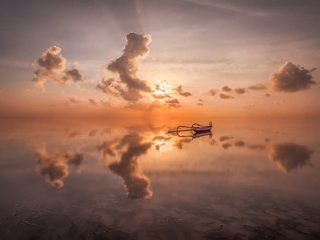 Обои облака, закат, отражение, море, лодка, clouds, sunset, reflection, sea, boat разрешение 2800x1867 Загрузить