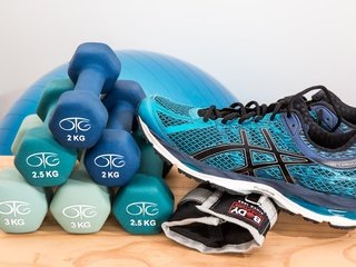 Обои спорт, кроссовки, гантели, sport, sneakers, dumbbells разрешение 5472x3648 Загрузить