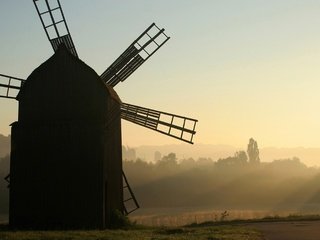 Обои холмы, утро, туман, ветряная мельница, hills, morning, fog, windmill разрешение 3840x2160 Загрузить