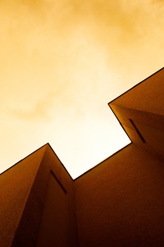 Обои небо, свет, стена, дом, угол, the sky, light, wall, house, angle разрешение 3000x2000 Загрузить