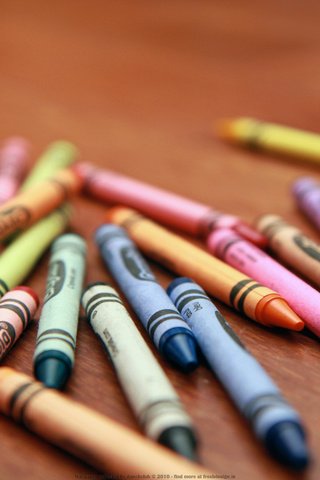 Обои карандаши, стол, разноцветный, мелки, восковые карандаши, pencils, table, colorful, crayons разрешение 2560x1600 Загрузить