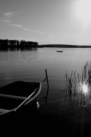 Обои озеро, лодка, чернобелая, lake, boat, black and white разрешение 1920x1200 Загрузить