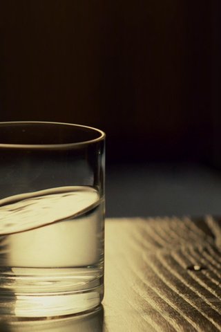 Обои вода, стакан, начало, inception, кристофер нолан, water, glass, beginning, christopher nolan разрешение 1920x1200 Загрузить
