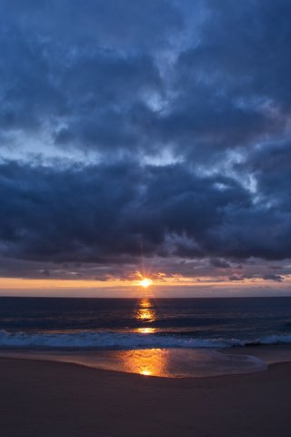 Обои небо, облака, берег, закат, море, пляж, романтика, the sky, clouds, shore, sunset, sea, beach, romance разрешение 2560x1600 Загрузить