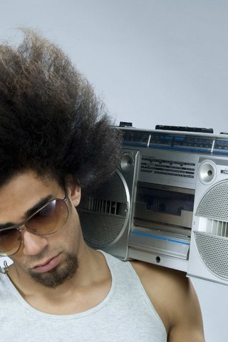 Обои чувак, афро, мафон, кассетник, dude, afro, mufon, cassette разрешение 2680x1811 Загрузить