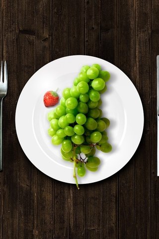 Обои виноград, вилка, тарелка, ножик, grapes, plug, plate, knife разрешение 2560x1600 Загрузить