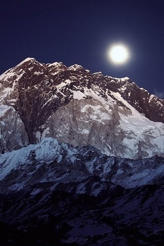 Обои небо, горы, луна, вершина, непал, the sky, mountains, the moon, top, nepal разрешение 1920x1080 Загрузить