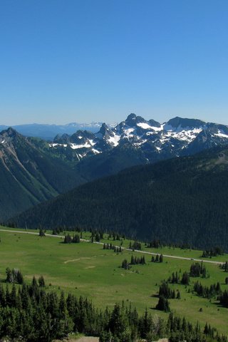 Обои деревья, горы, пейзаж, поле, луг, пастбище, долина, trees, mountains, landscape, field, meadow, pasture, valley разрешение 1920x1440 Загрузить