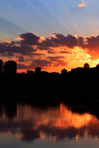 Обои небо, облака, река, закат, море, город, здание, the sky, clouds, river, sunset, sea, the city, the building разрешение 1920x1080 Загрузить