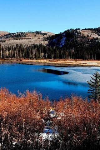 Обои небо, лёд, деревья, вода, озеро, горы, снег, природа, лес, the sky, ice, trees, water, lake, mountains, snow, nature, forest разрешение 1920x1080 Загрузить