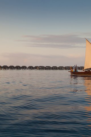 Обои лодка, бунгало, тропики, мальдивы, boat, bungalow, tropics, the maldives разрешение 5616x3744 Загрузить
