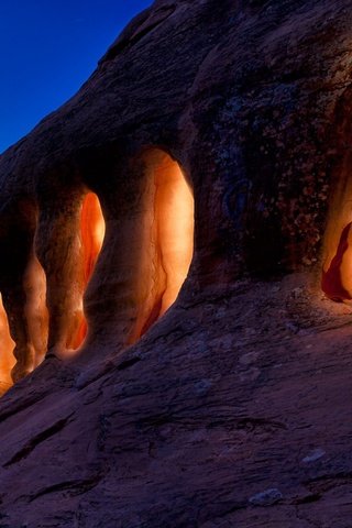 Обои свет, ночь, скала, сша, пещера, невада, светящиеся пещеры, light, night, rock, usa, cave, nevada, glowing caves разрешение 1920x1080 Загрузить