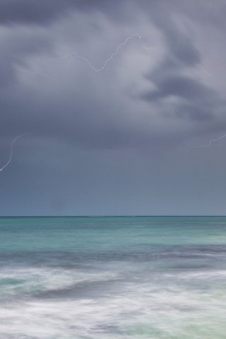 Обои небо, тучи, море, молния, the sky, clouds, sea, lightning разрешение 2560x1600 Загрузить