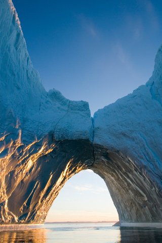 Обои вода, солнце, лучи, айсберг, льды, арктика, water, the sun, rays, iceberg, ice, arctic разрешение 1920x1200 Загрузить