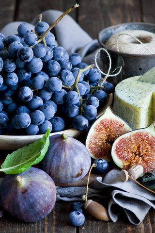 Обои виноград, сыр, натюрморт, инжир, фиги, тёрка, grapes, cheese, still life, figs, grater разрешение 1920x1200 Загрузить