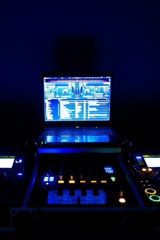 Обои картинка, диджейской, техники, picture, dj, equipment разрешение 3840x2400 Загрузить