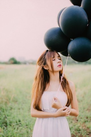 Обои девушка, азиатка, воздушные шарики, girl, asian, balloons разрешение 2047x1325 Загрузить