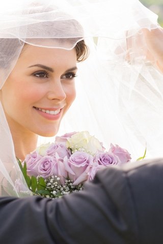 Обои цветы, букет, жених, свадьба, невеста, фата, flowers, bouquet, the groom, wedding, the bride, veil разрешение 6144x4080 Загрузить