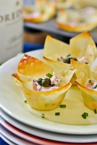 Обои тарелки, закуска, lox rangoons, plates, appetizer разрешение 1920x1279 Загрузить