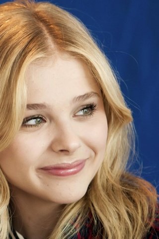 Обои девушка, блондинка, улыбка, волосы, лицо, актриса, хлоя моретц, girl, blonde, smile, hair, face, actress, chloe moretz разрешение 2560x1600 Загрузить