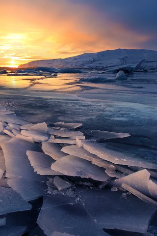 Обои заморозки, вода, годы, горы, закат, зима, пейзаж, лёд, исландия, ледник, freezing, water, years, mountains, sunset, winter, landscape, ice, iceland, glacier разрешение 2048x1358 Загрузить