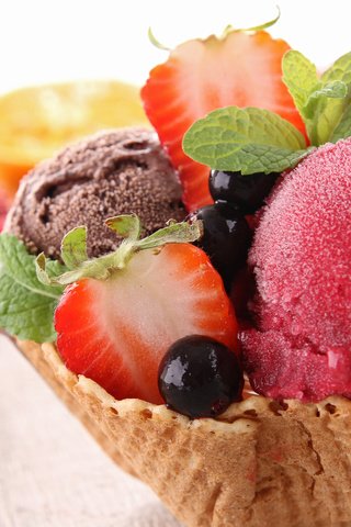 Обои мороженое, клубника, ягоды, сладкое, десерт, смородина, ice cream, strawberry, berries, sweet, dessert, currants разрешение 4798x3198 Загрузить