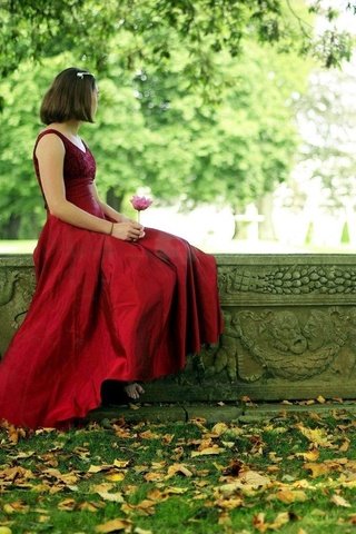Обои листья, девушка, платье, цветок, красное платье, leaves, girl, dress, flower, red dress разрешение 1920x1080 Загрузить