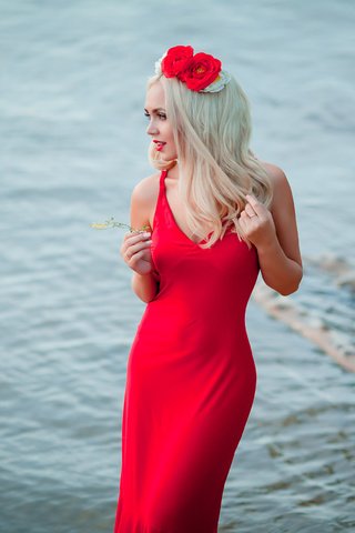 Обои девушка, платье, поза, блондинка, тело, красное, girl, dress, pose, blonde, body, red разрешение 2560x1707 Загрузить