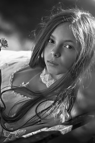 Обои взгляд, чёрно-белое, девочка, боке, look, black and white, girl, bokeh разрешение 3543x2365 Загрузить