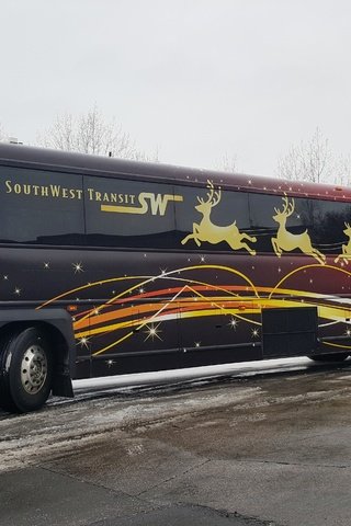 Обои new year bus разрешение 5312x2988 Загрузить