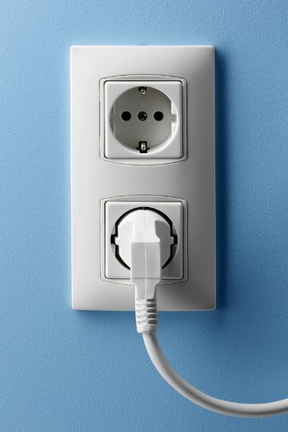 Обои стена, голубая, кабель, синяя, розетка, wall, blue, cable, outlet разрешение 3072x2082 Загрузить