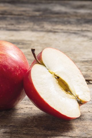 Обои фрукты, яблоки, плоды, половина, дерева, эппл, fruit, apples, half, wood, apple разрешение 4272x2848 Загрузить