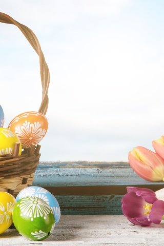 Обои цветы, глазунья, декорация, весна, весенние, корзина, зеленые пасхальные, довольная, тюльпаны, окно, пасха, яйца, тульпаны,  цветы, flowers, decoration, spring, basket, happy, tulips, window, easter, eggs разрешение 4178x2750 Загрузить