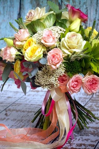 Обои розы, букет, ленты, эустома, декоративная капуста, roses, bouquet, tape, eustoma, ornamental kale разрешение 2000x1333 Загрузить