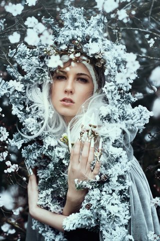 Обои цветы, цветение, девушка, настроение, ветки, весна, венок, bella kotak, kerry-ann, flowers, flowering, girl, mood, branches, spring, wreath разрешение 2048x1365 Загрузить