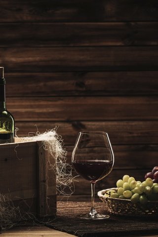 Обои виноград, бокал, вино, бутылки, ящик, пробки, grapes, glass, wine, bottle, box, tube разрешение 2880x2326 Загрузить