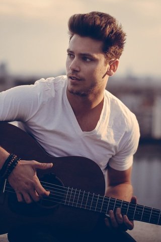 Обои гитара, мужчина, бастиан бейкер, швейцарский певец, guitar, male, bastian baker, swiss singer разрешение 2048x1365 Загрузить