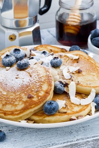 Обои орехи, кофе, ягоды, завтрак, блины, голубика, панкейк, nuts, coffee, berries, breakfast, pancakes, blueberries, pancake разрешение 2048x1367 Загрузить