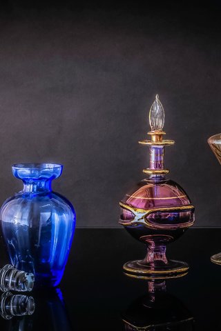 Обои темный фон, аромат, духи, натюрморт, флакон, парфюмерия, the dark background, aroma, perfume, still life, bottle разрешение 4580x3192 Загрузить