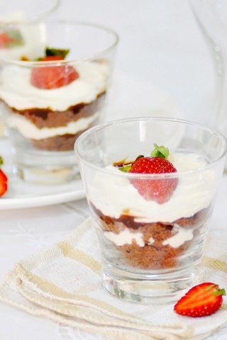 Обои крем для торта, клубника, сладкое, десерт, cream cake, strawberry, sweet, dessert разрешение 2000x1200 Загрузить