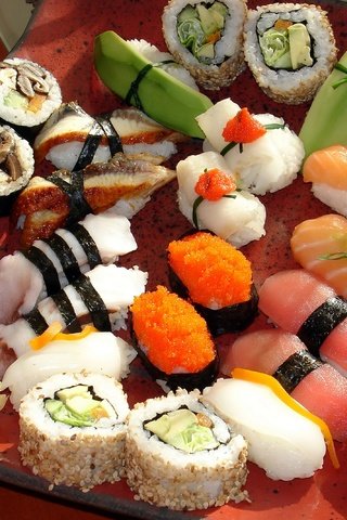 Обои зелень, суши, имбирь, грибы, роллы, красная рыба, япония, морепродукты, ломтики, васаби, россыпь, японская кухня, икра, сашими, перец, лосось, рис, сервировка, greens, sushi, ginger, mushrooms, rolls, red fish, japan, seafood, slices, wasabi, placer, japanese cuisine, caviar, sashimi, pepper, salmon, figure, serving разрешение 2880x2134 Загрузить