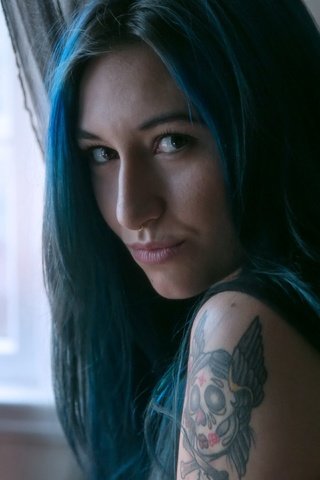 Обои девушка, модель, татуировки, синие волосы, moon, girl, model, tattoo, blue hair разрешение 3960x2640 Загрузить