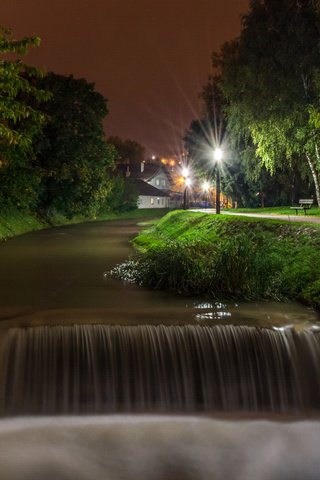 Обои ночь, деревья, фонари, река, водопад, загреб, night, trees, lights, river, waterfall, zagreb разрешение 2560x1600 Загрузить