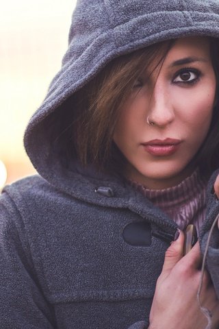 Обои девушка, портрет, лицо, капюшон, люсия парено, girl, portrait, face, hood, lucia parreno разрешение 2048x1365 Загрузить