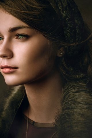 Обои девушка, портрет, взгляд, профиль, волосы, лицо, губки, girl, portrait, look, profile, hair, face, sponge разрешение 1920x1271 Загрузить